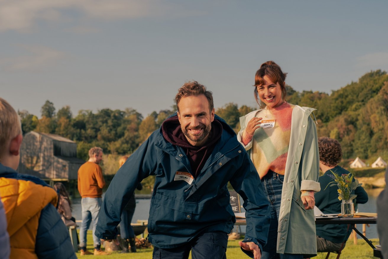 Esther Smith and Rafe Spall in 