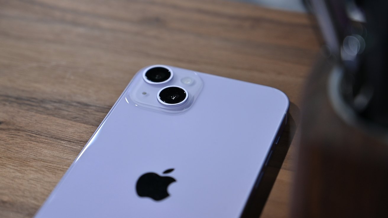 iPhone 14 Plus cameras