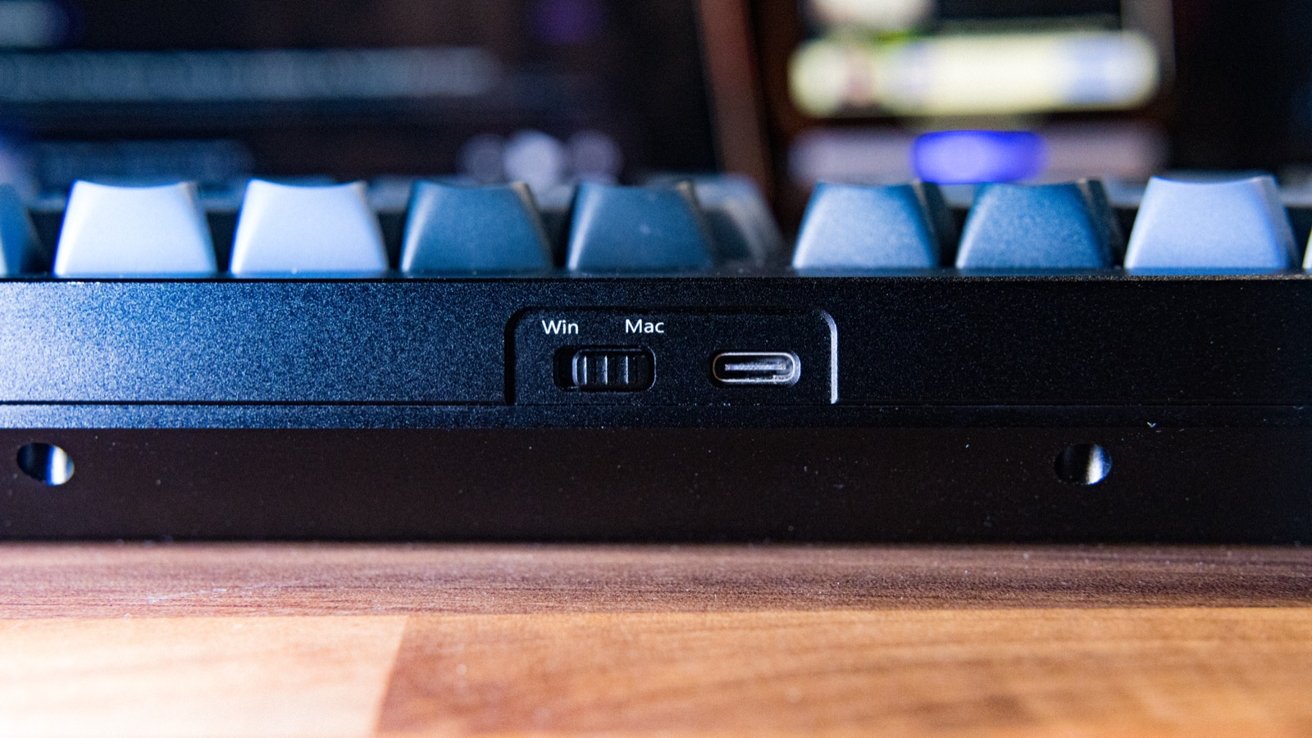 A switch on the back shifts the Keychron Q8 between Windows and Mac modes.