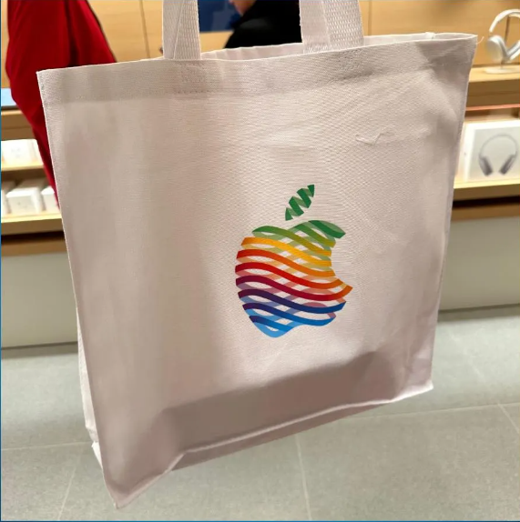苹果在美国梦商场新零售店正式开业，购物者可获专属手提袋