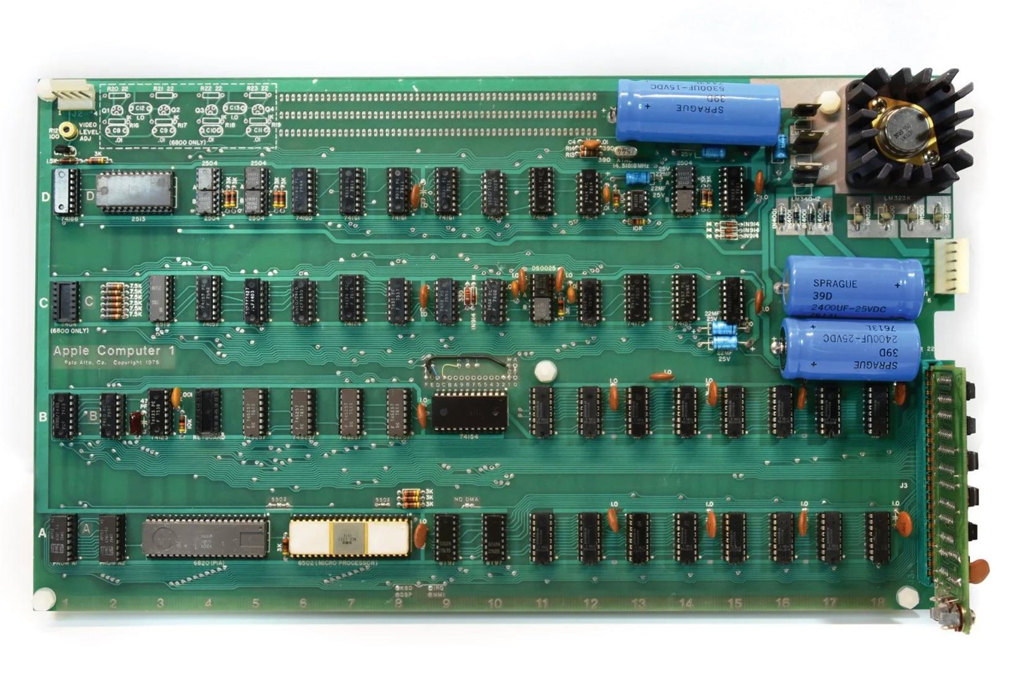 乔布斯亲手编号的 Apple-1 “Byte Shop”电脑拍卖：仍可正常运行