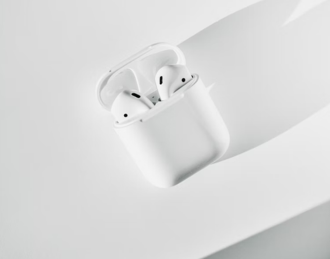 传苹果正在开发 AirPods Lite 耳机，定价更低