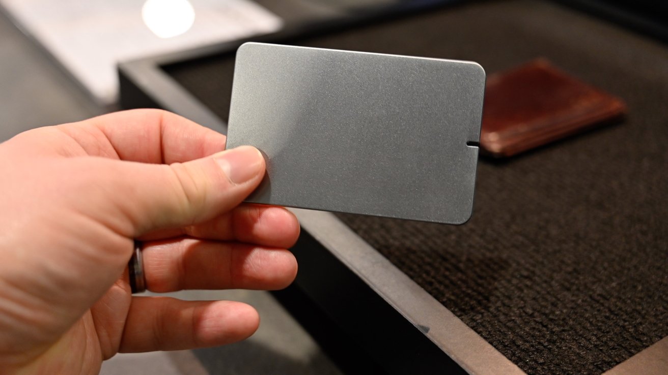 AirCard E aluminum back