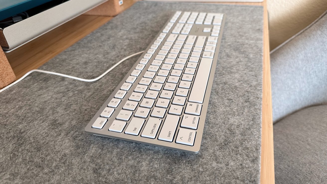 The KC 6000C for Mac has a slim profile.