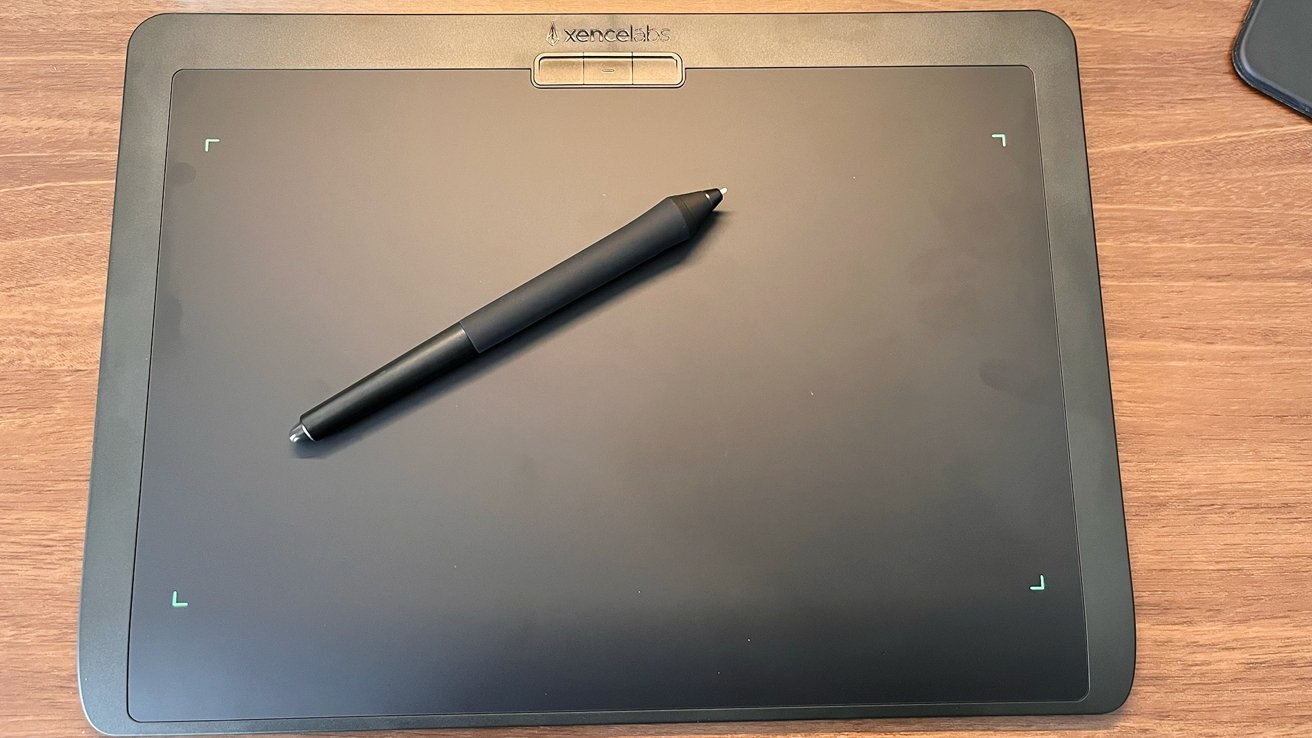 This tablet features three shortcut buttons at the top.