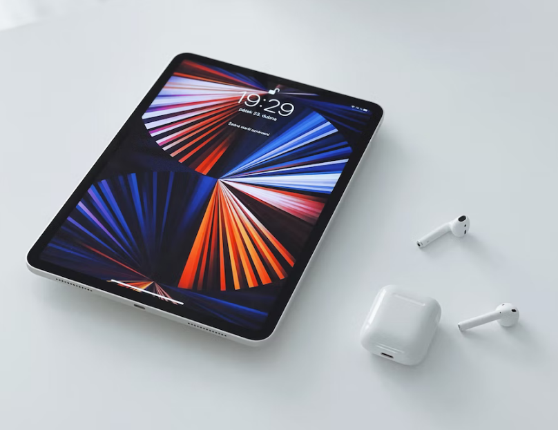 2024 款苹果 OLED iPad Pro 售价或将大涨：面板成本更高