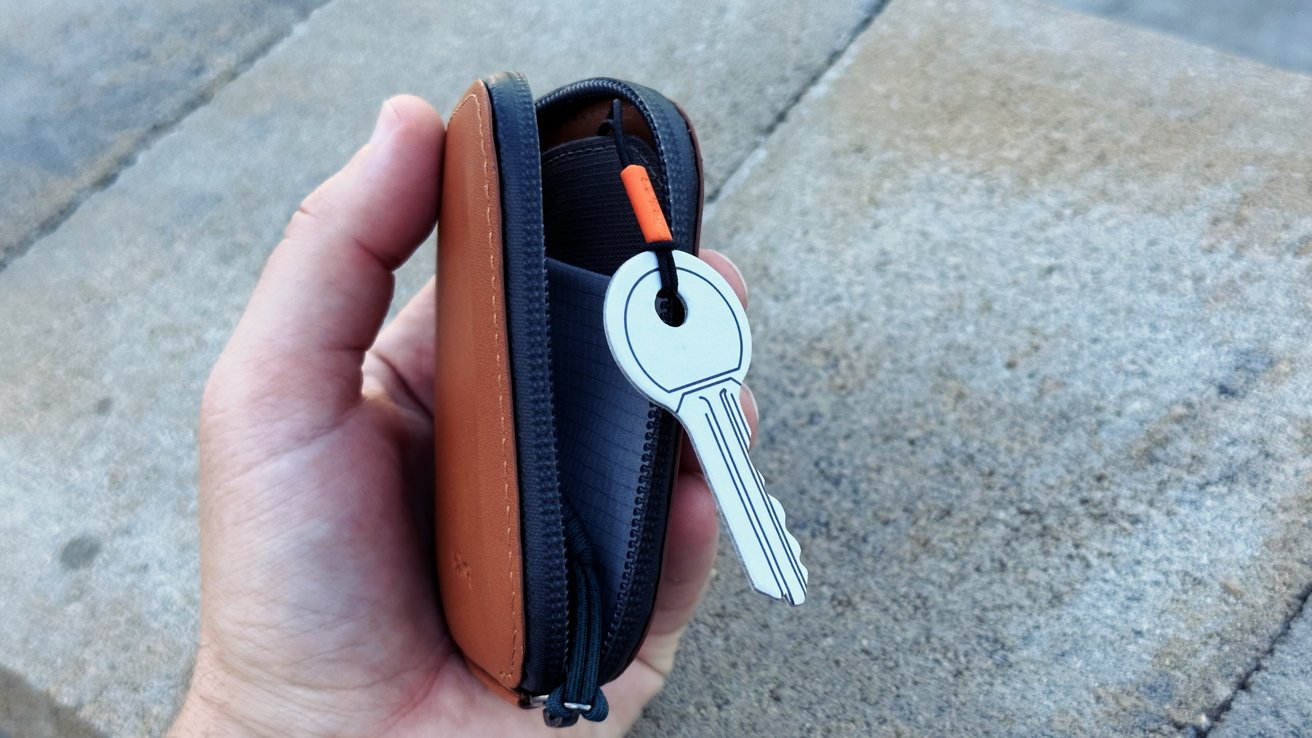 Key loop on Card Pocket