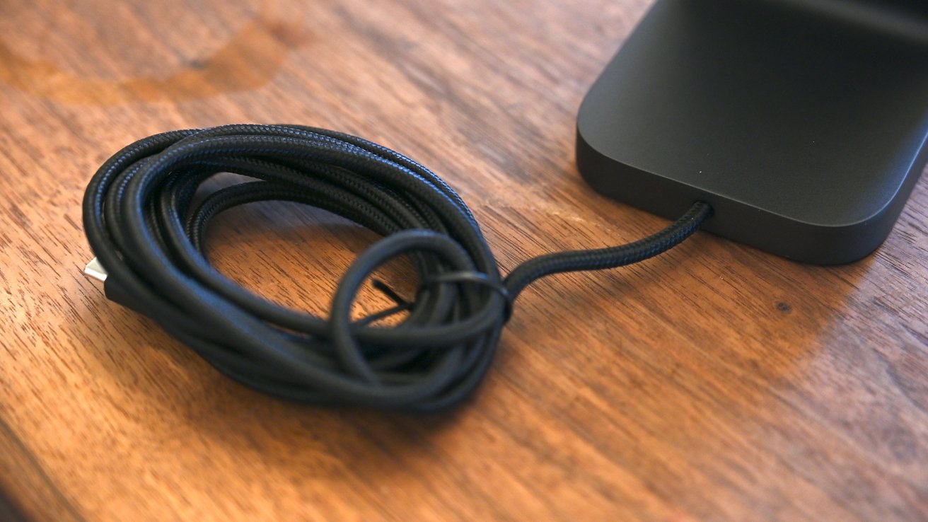 Nomad Stand One has an integrated cable