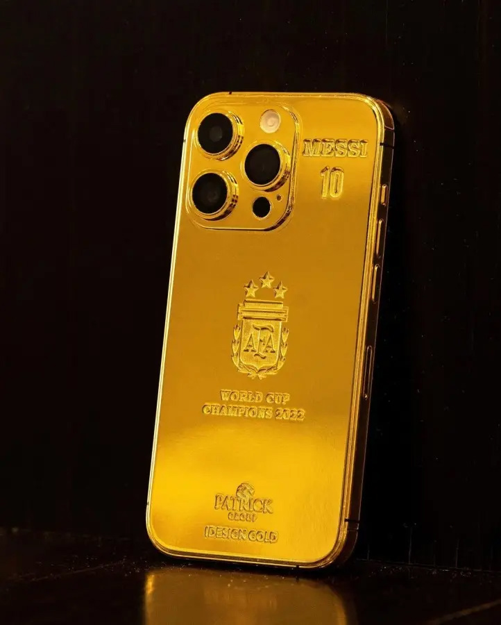 为庆祝阿根廷队夺冠，梅西重金定制 24K 黄金 iPhone 14 Pro 手机送队友