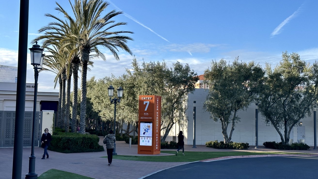 To get to Apple Irvine Spectrum, park in parking structure seven