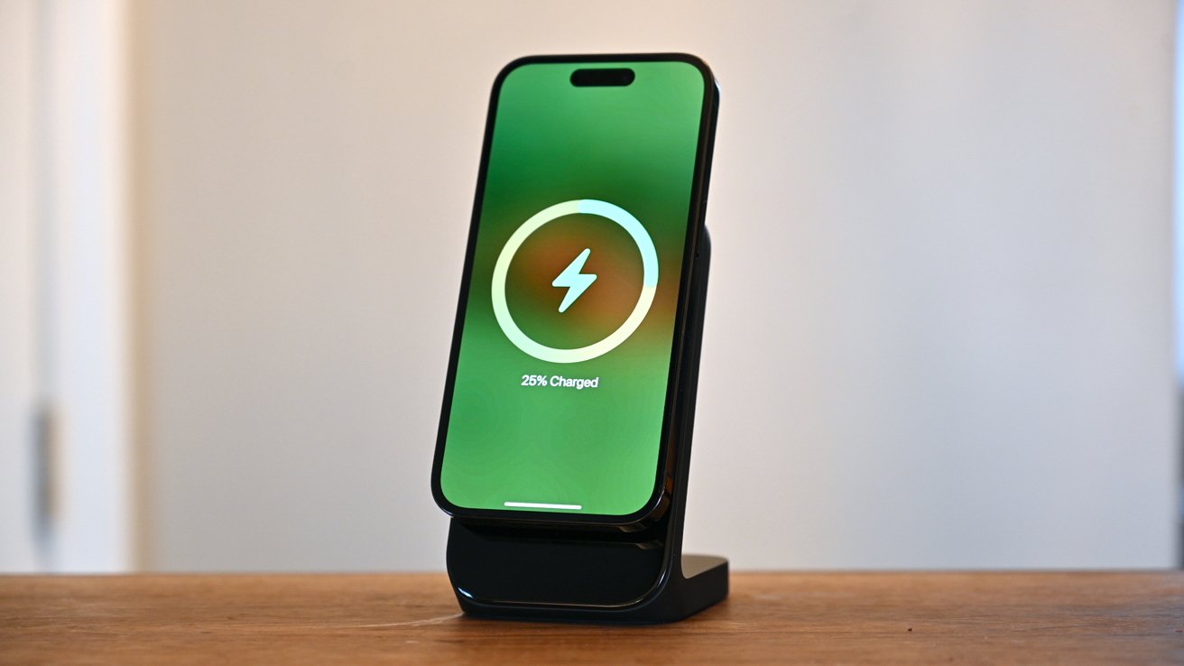 Charging iPhone with Nomad Stand One