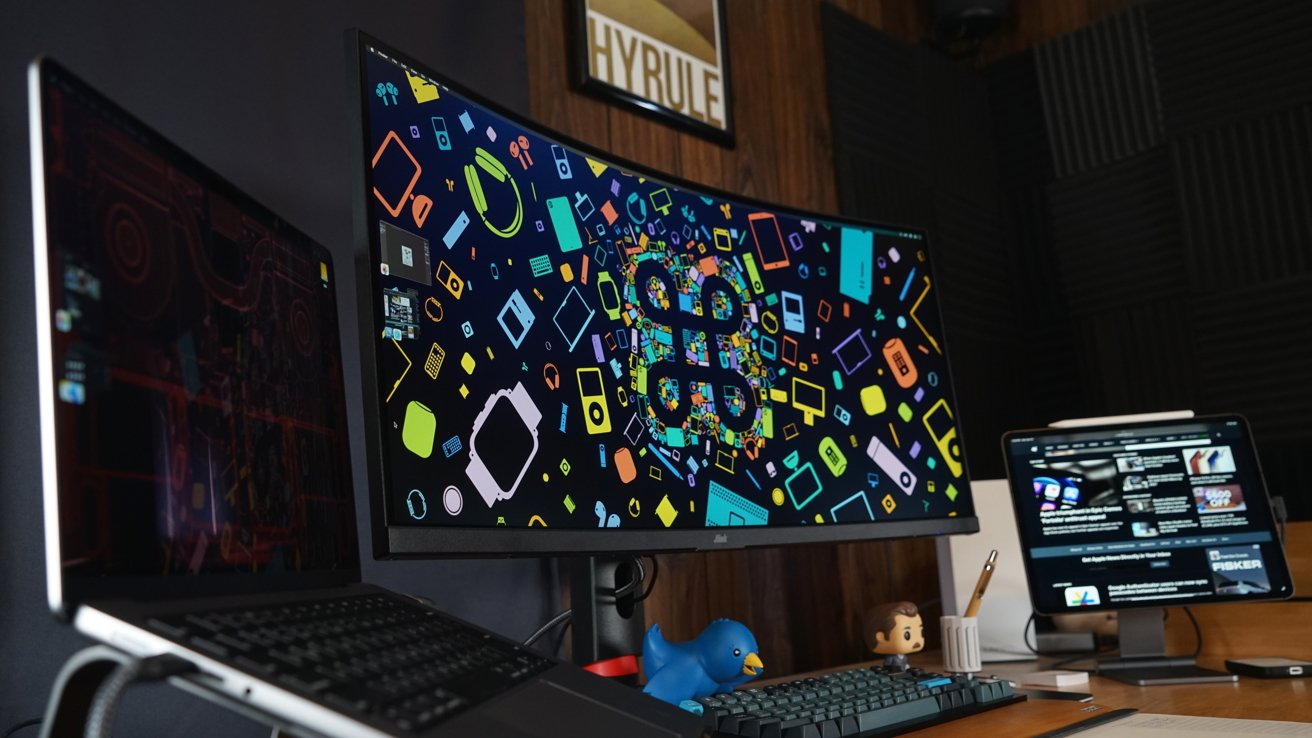 Jlink's 34-inch curved monitor isn't perfect, but it doesn't have to be