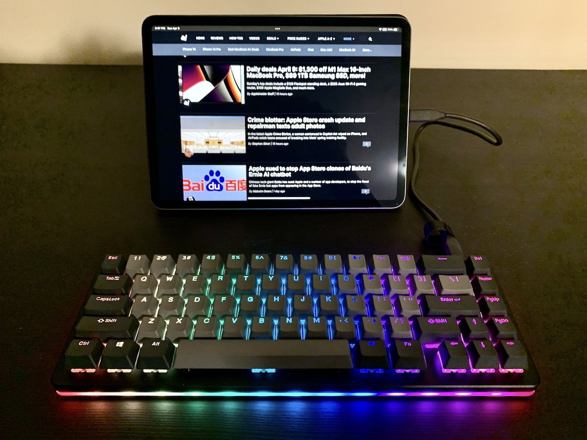 Yes, it even works on an iPad Pro —  with the right cable