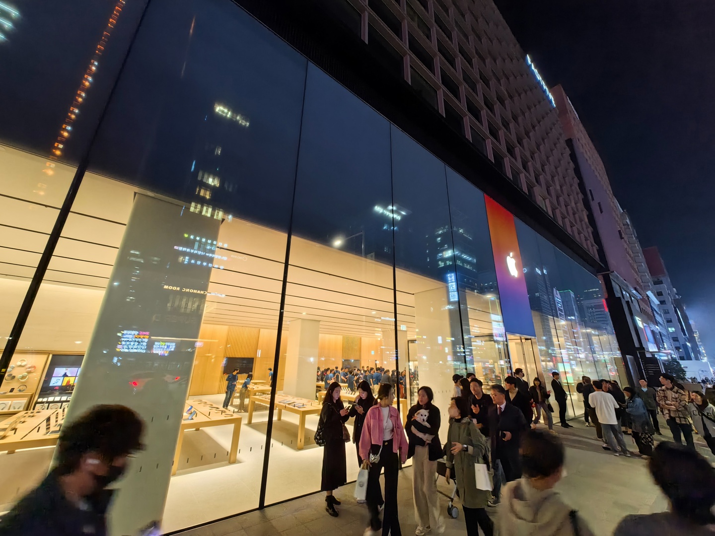 韩国第 5 家 Apple Store 正式开业，苹果分享开业盛况