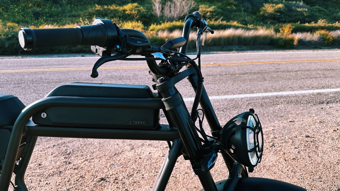 Two keys come with the bike to lock the battery