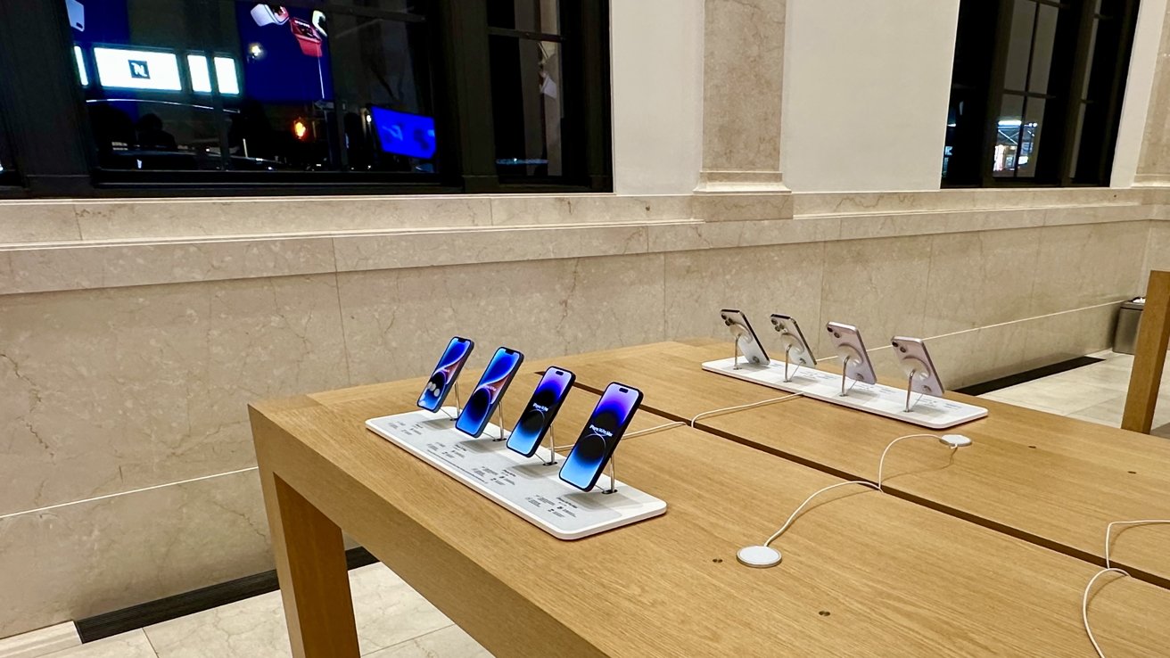 iPhones being displayed