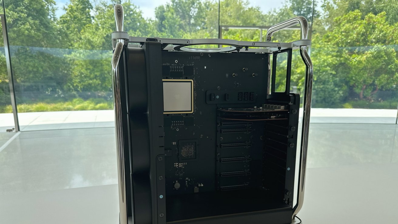 Mac Pro has seven PCI-E expansion slots