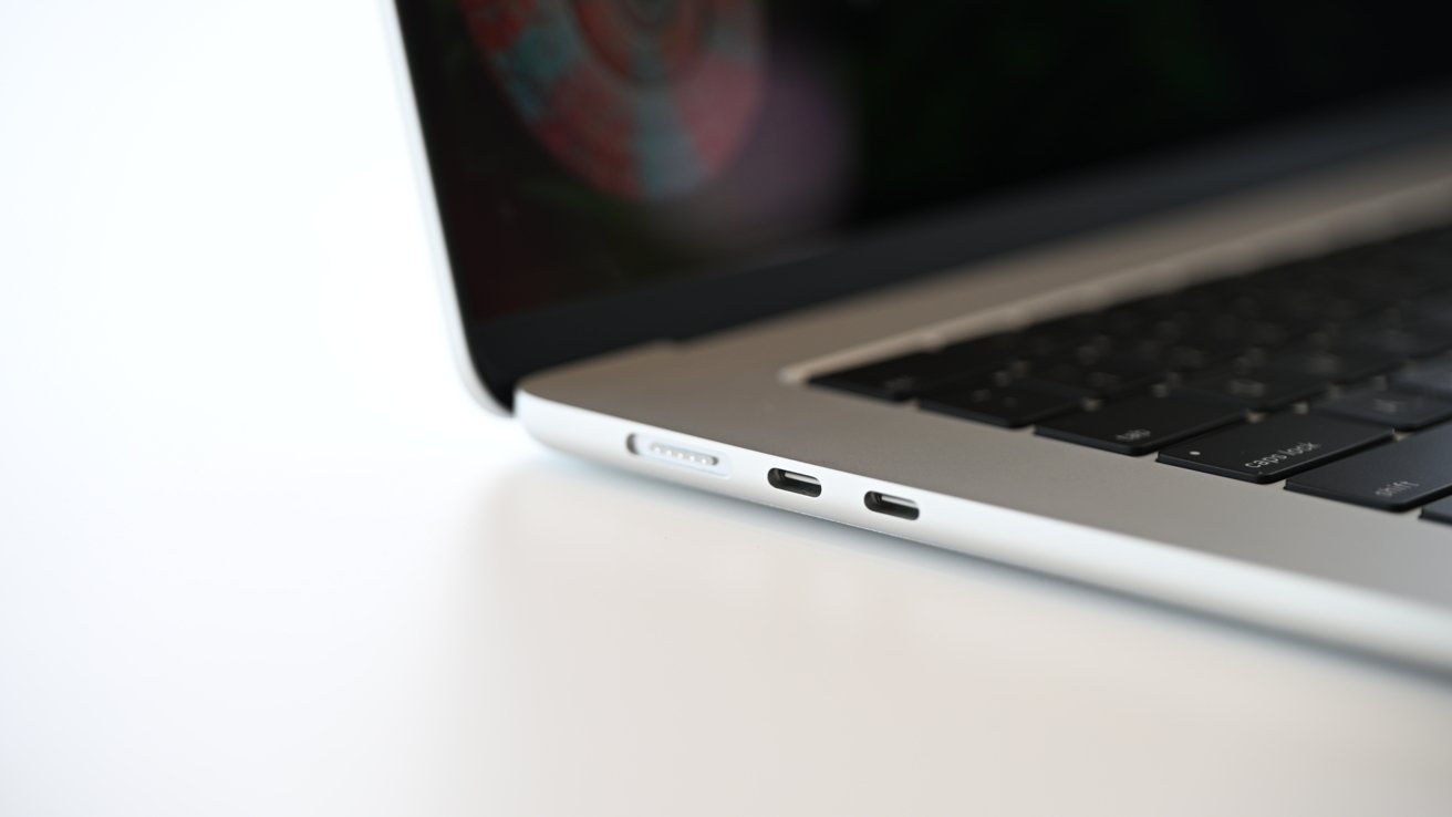 15-inch MacBook Air ports