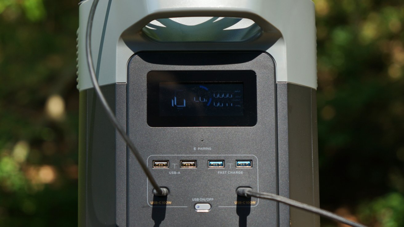 A glossy display and six USB ports on the front