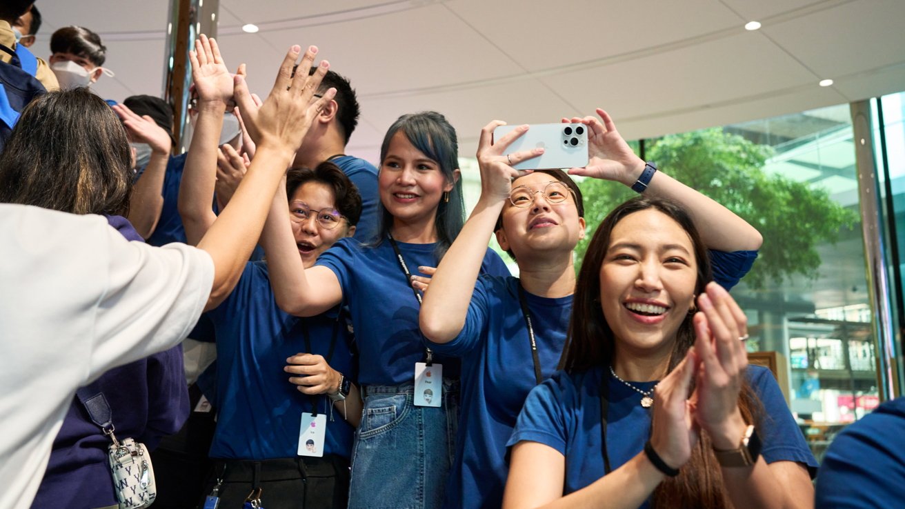 Welcoming customers at Apple Central World, Bangkok