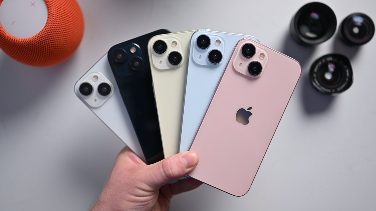 iPhone 15 colors